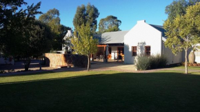  Honeylocust Guesthouse  Colesberg